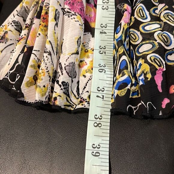 Essentials By Milano Dress. Size 6 - Picture 11 of 11